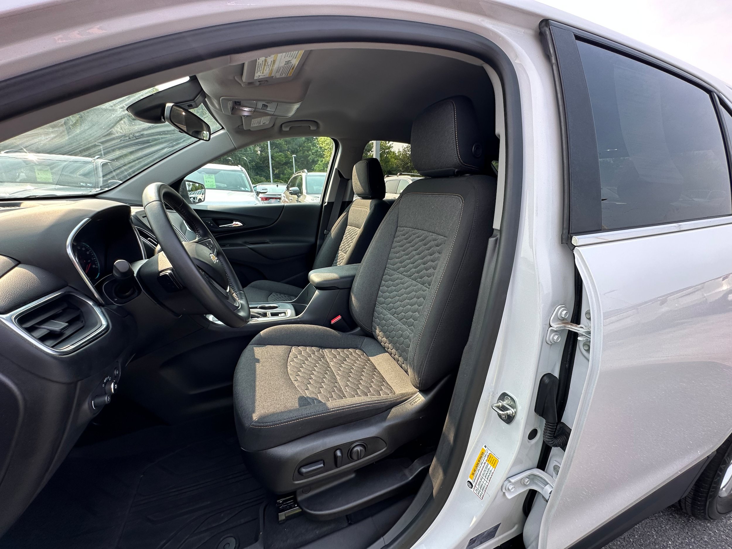 Used 2021 Chevrolet Equinox LT AWD/4WD image 21