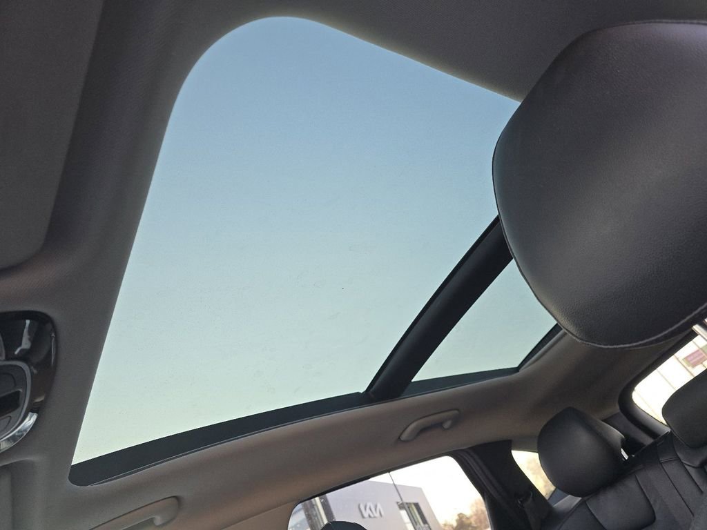 Used 2022 Hyundai Tucson Limited image 3