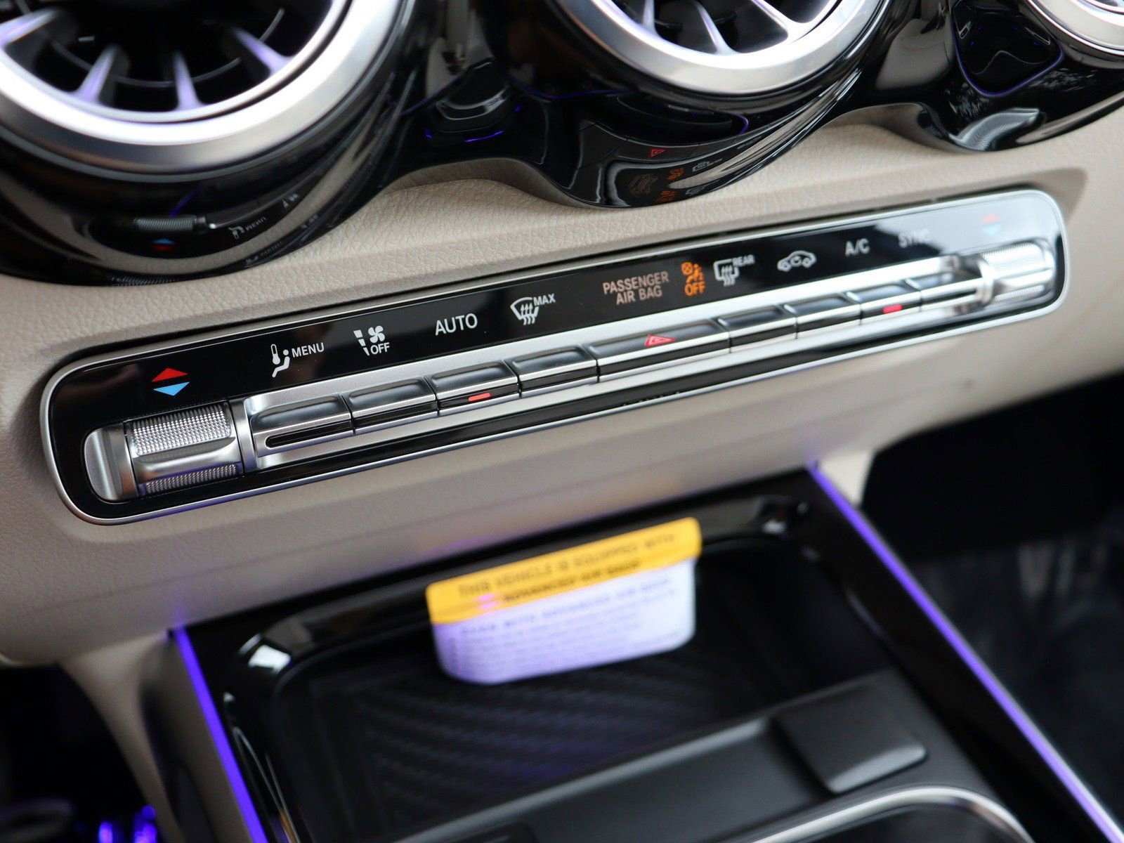 Used 2025 Mercedes-Benz GLB 250 image 46
