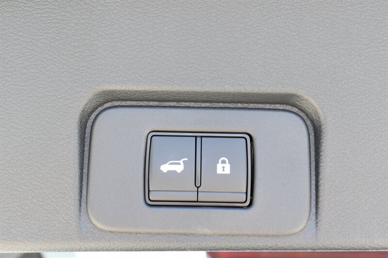 Used 2026 Nissan Rogue Platinum w/ Platinum Premium Package AWD/4WD image 34