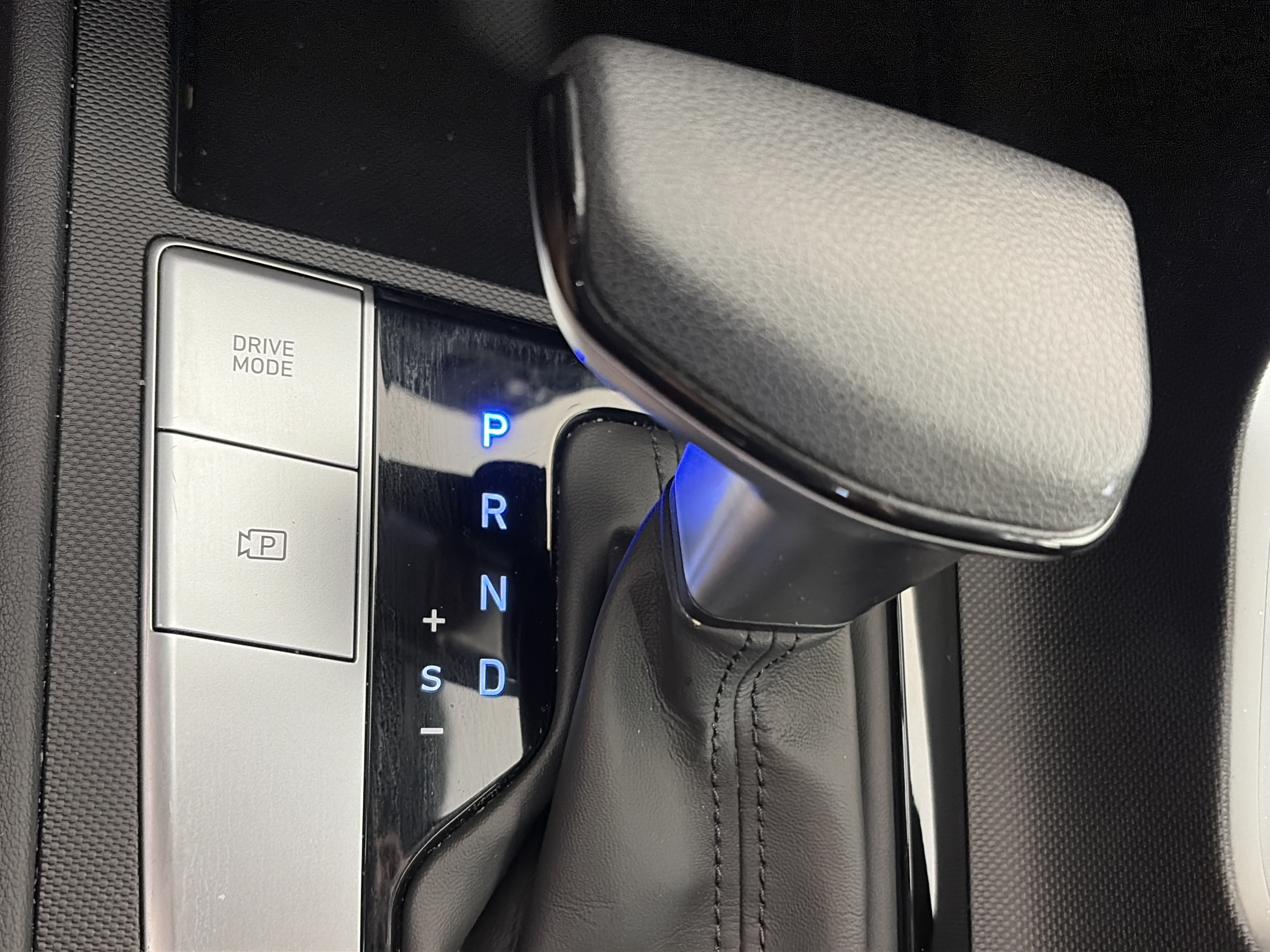 Certified 2022 Hyundai Elantra SEL FWD image 24
