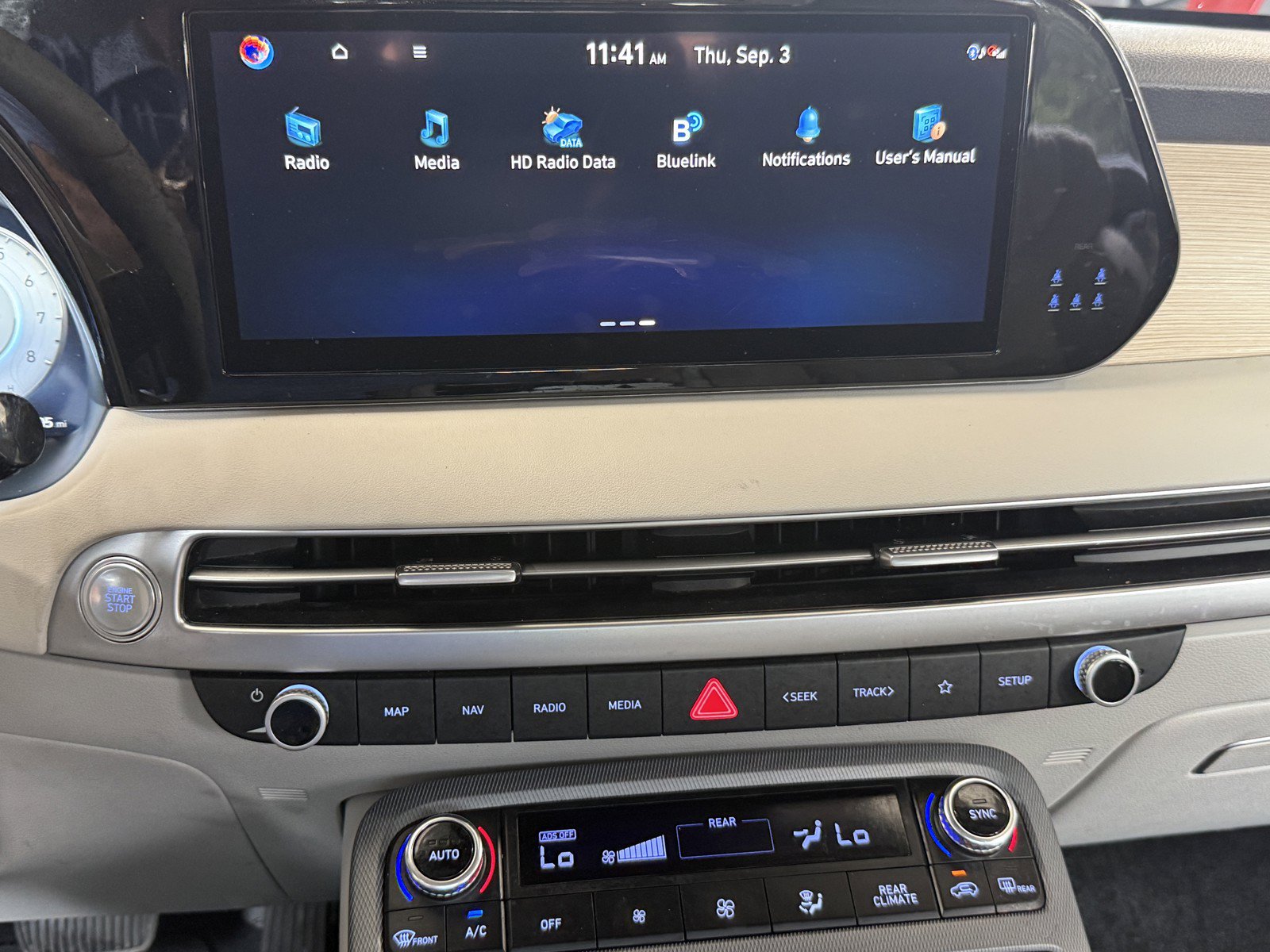 Used 2023 Hyundai Palisade Limited AWD/4WD image 14