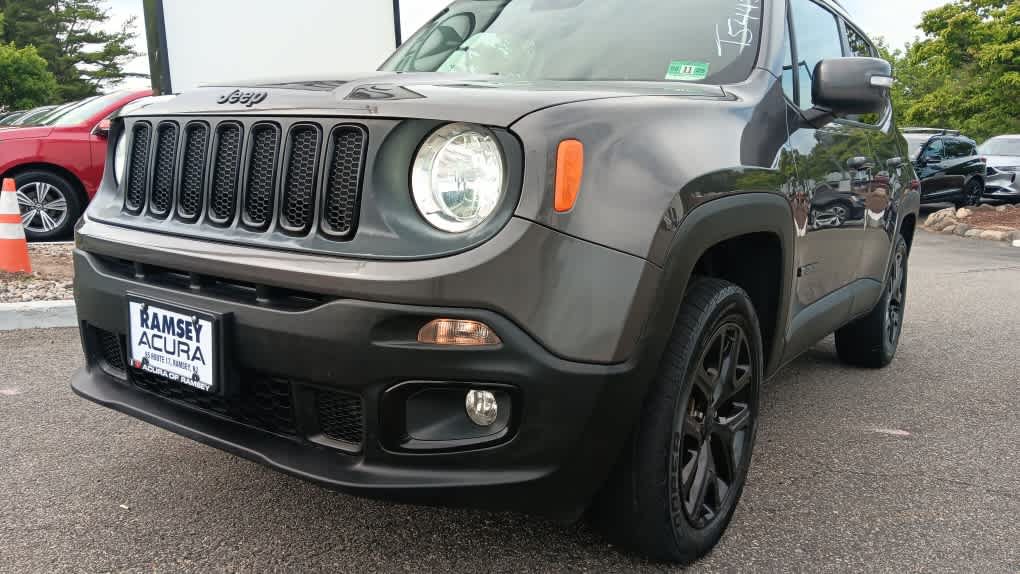 Used 2016 Jeep Renegade Latitude AWD/4WD image 9