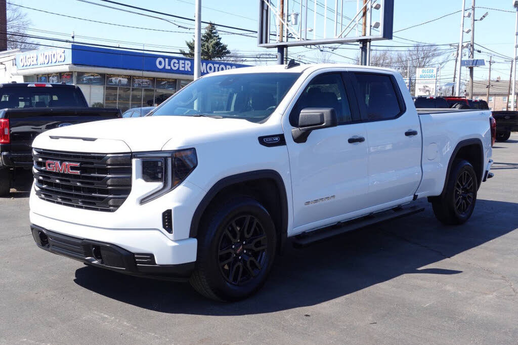 Used 2023 GMC Sierra 1500 Pro w/ Graphite Edition AWD/4WD image 2
