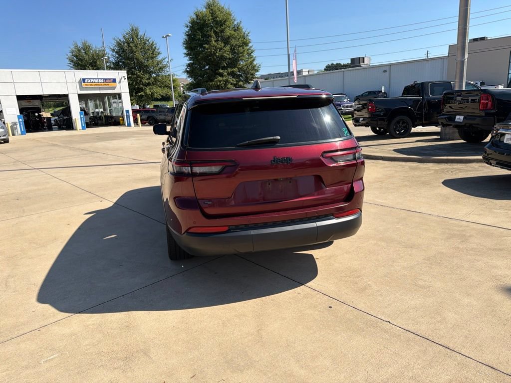 Used 2022 Jeep Grand Cherokee L Laredo RWD image 14