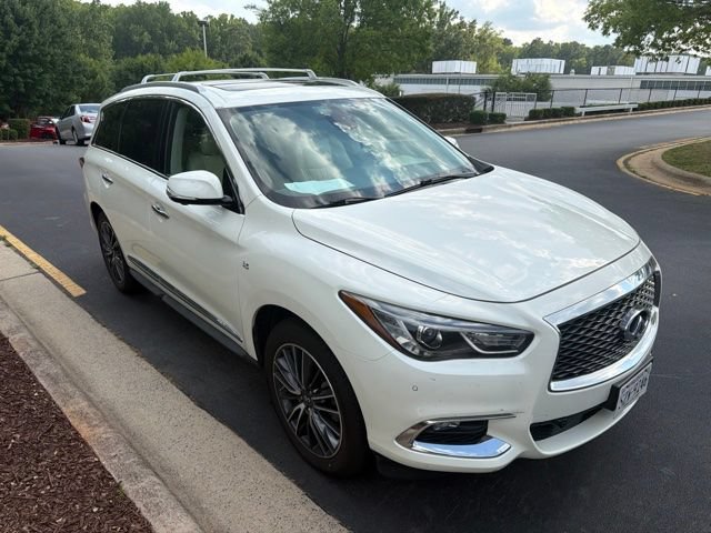 Used 2017 INFINITI QX60 Luxe w/ Deluxe Technology Package AWD/4WD image 2