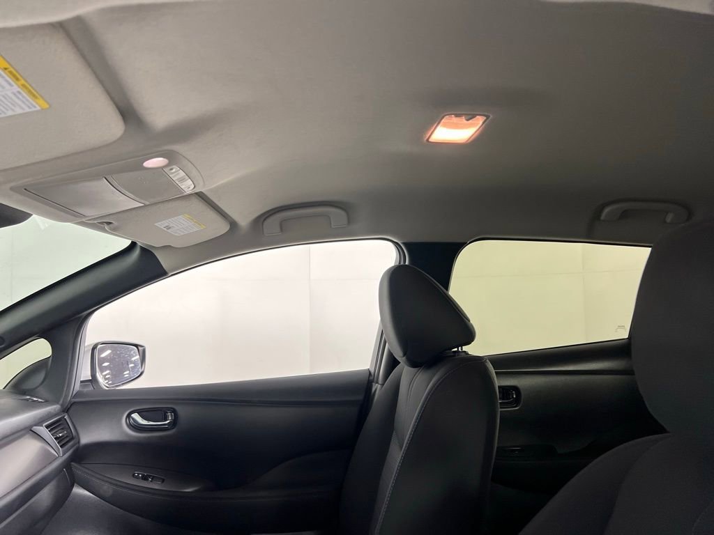 Used 2023 Nissan Leaf S image 33