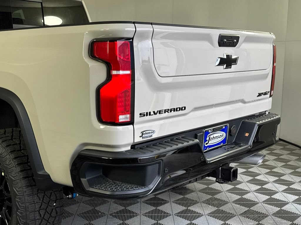 New 2026 Chevrolet Silverado 2500 ZR2 w/ LPO, Dark Essentials Package AWD/4WD image 39