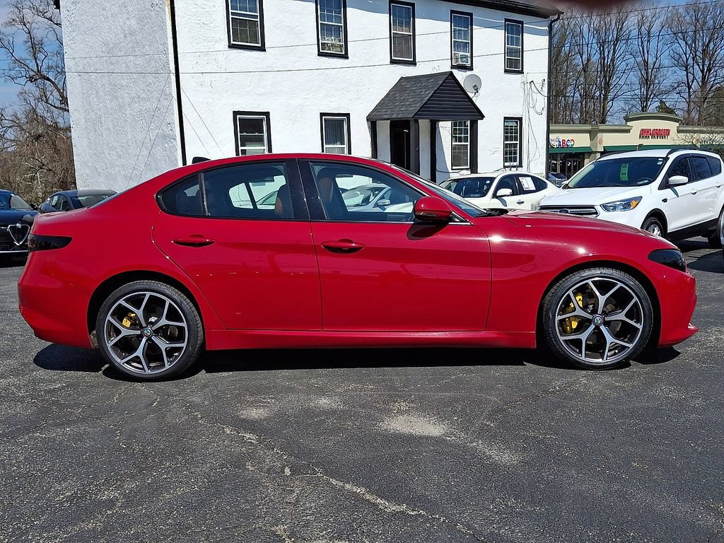 Used 2019 Alfa Romeo Giulia AWD image 7