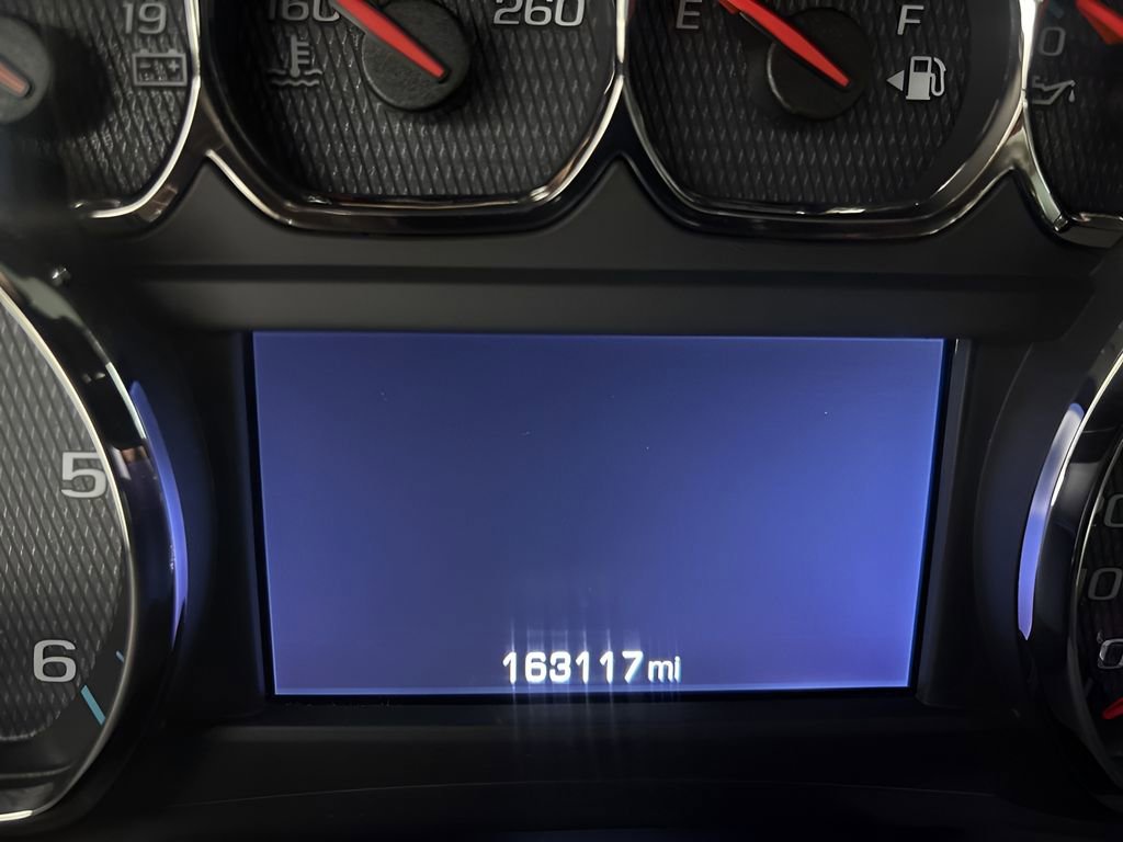 Used 2017 Chevrolet Suburban LT image 15