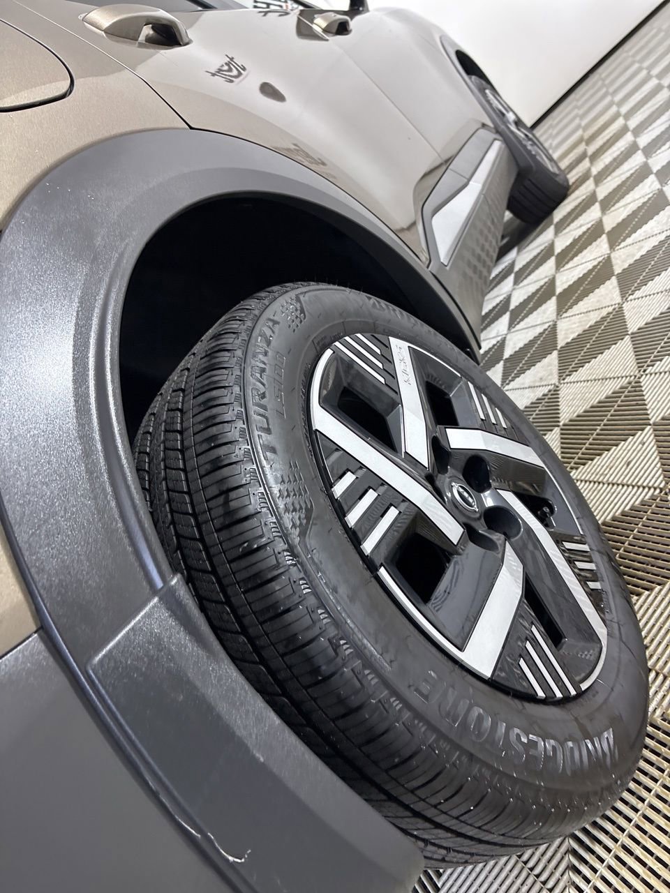 Used 2025 Nissan Kicks SV image 29