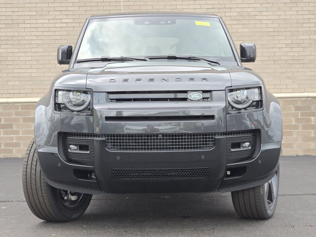 New 2025 Land Rover Defender 110 X-Dynamic SE image 44