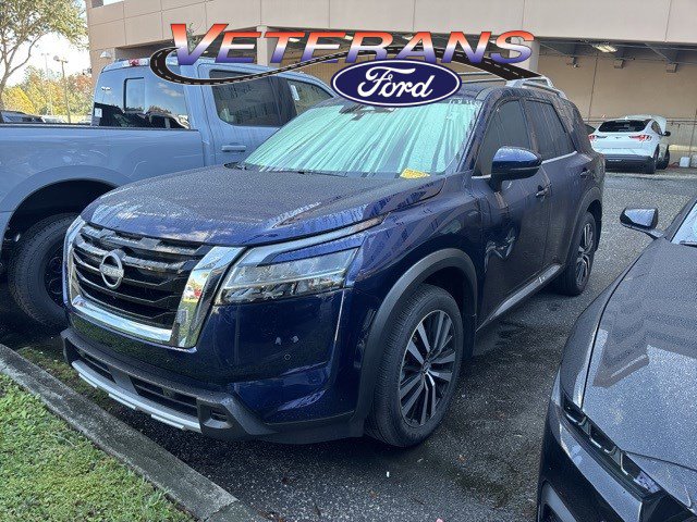 Used 2024 Nissan Pathfinder Platinum