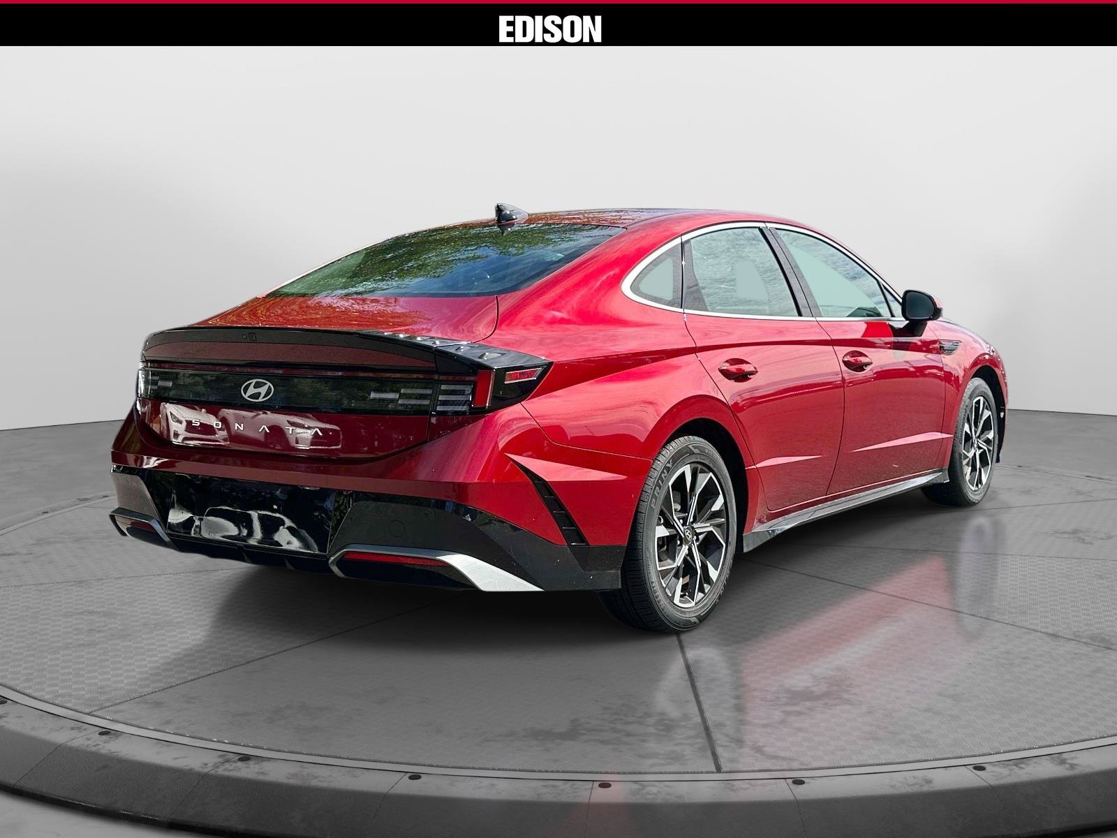 Used 2024 Hyundai Sonata SEL FWD image 4