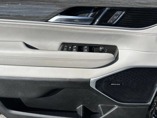Used 2022 Jeep Wagoneer Series III w/ Convenience Group I AWD/4WD image 22