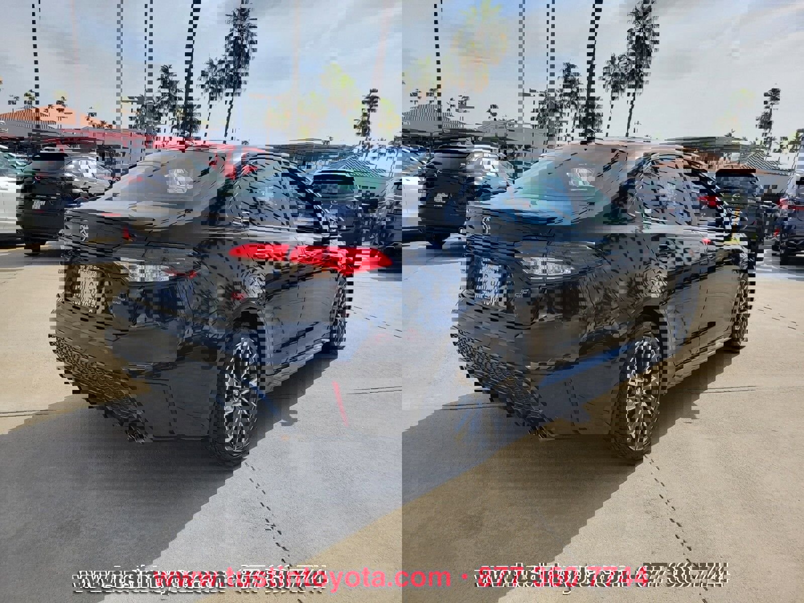 Used 2020 Toyota Corolla SE FWD image 4