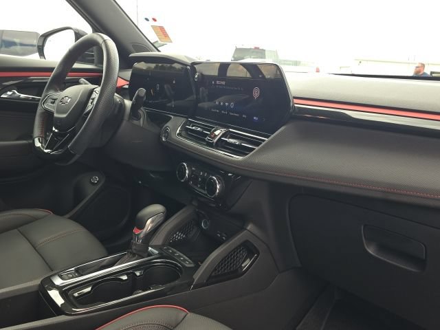 Used 2025 Chevrolet TrailBlazer RS w/ Convenience Package AWD/4WD image 21