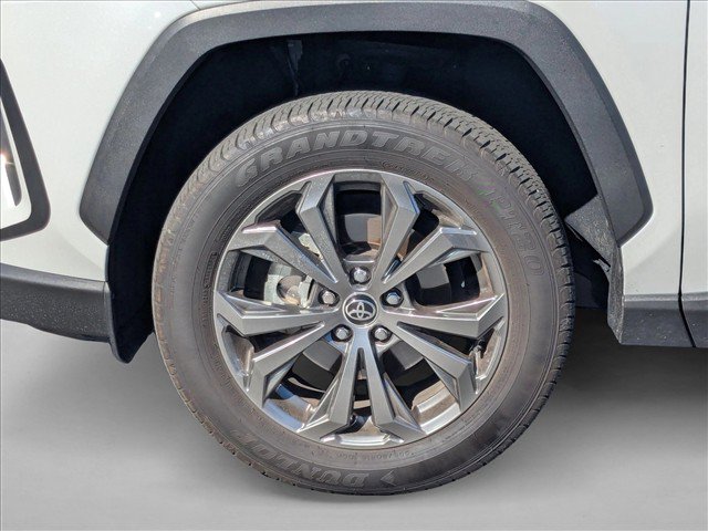 Used 2025 Toyota RAV4 XLE Premium w/ Weather Package AWD/4WD image 19