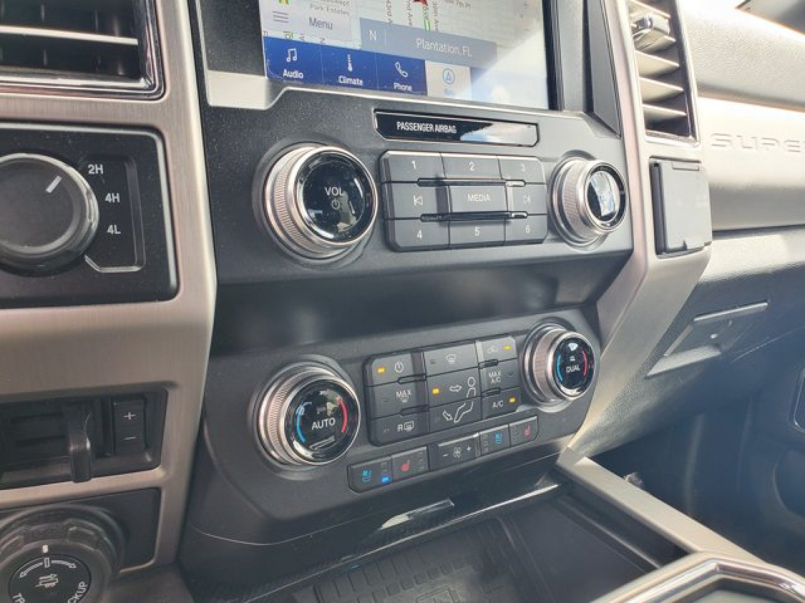 Used 2021 Ford F250 Platinum w/ FX4 Off-Road Package AWD/4WD image 24