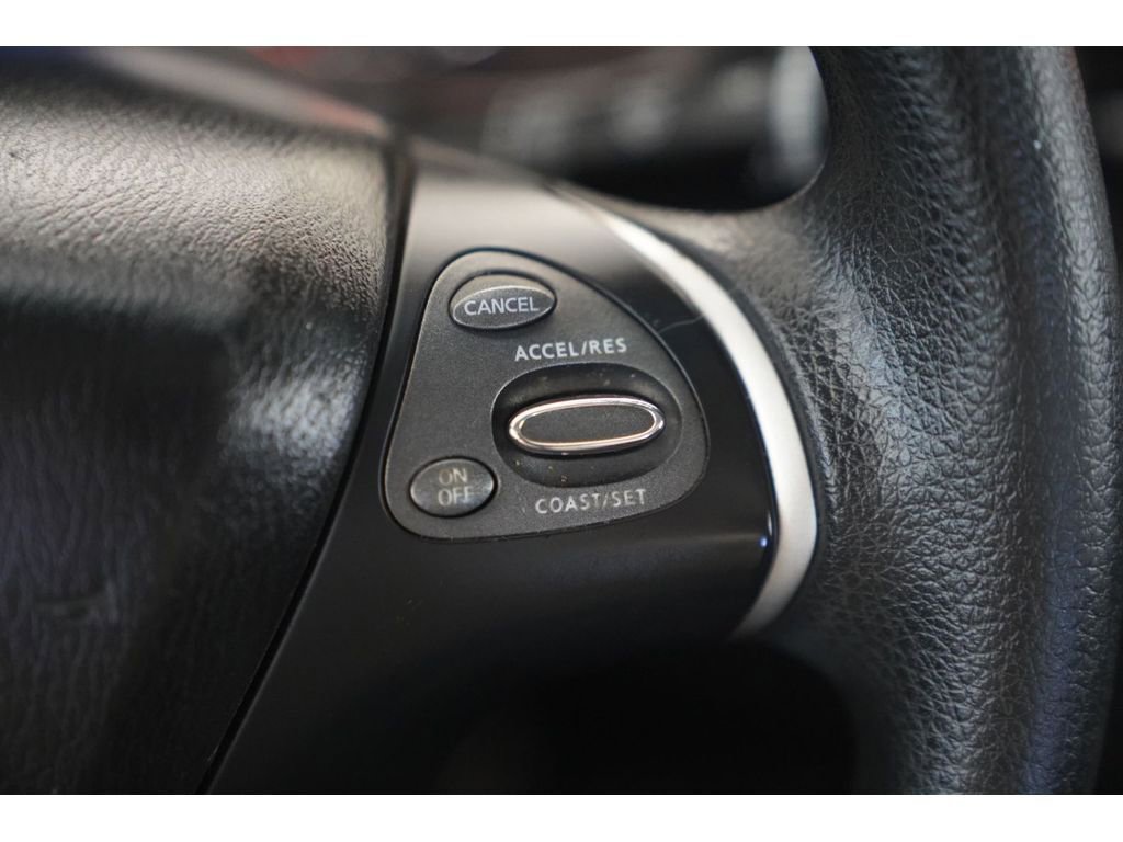 Used 2015 Nissan Pathfinder S AWD/4WD image 24