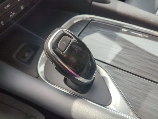 Used 2019 Buick Enclave Essence AWD/4WD image 25