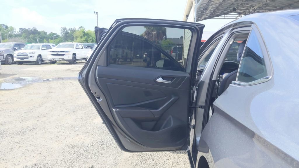 Used 2023 Volkswagen Jetta SE image 29