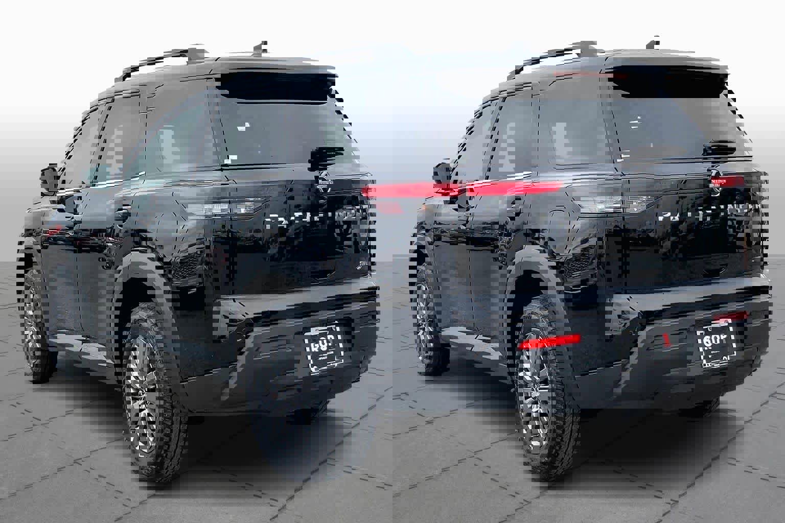 Used 2025 Nissan Pathfinder SV image 11