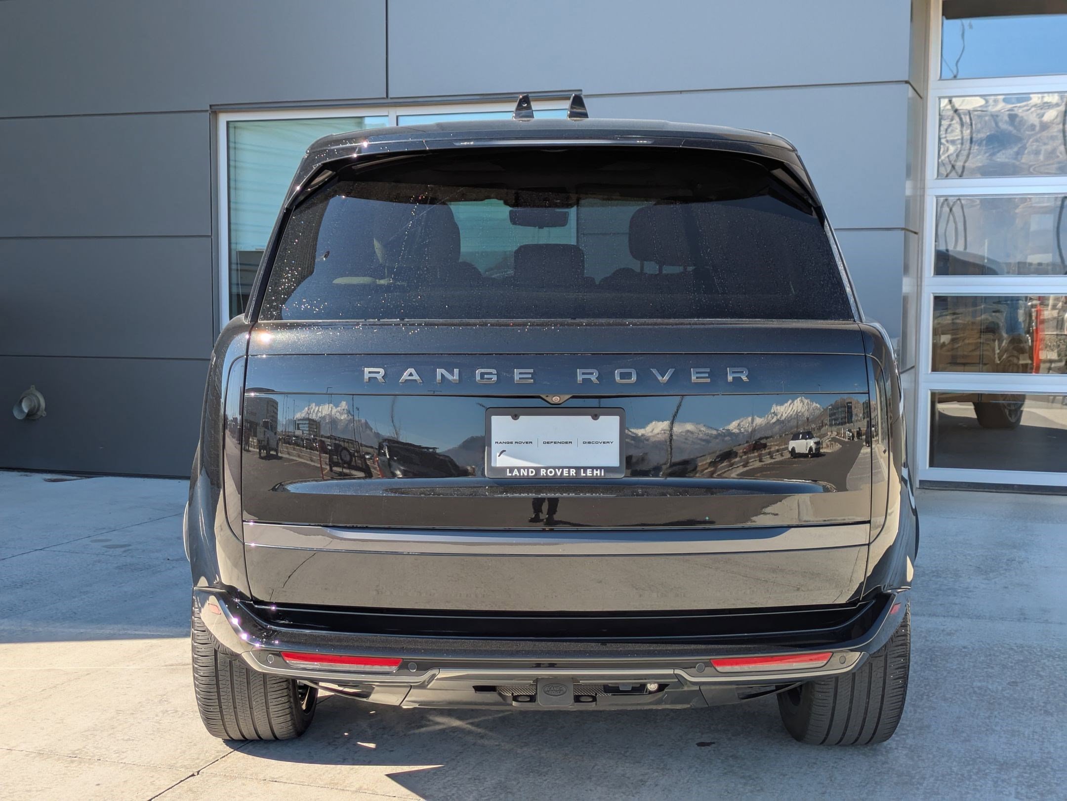 Certified 2024 Land Rover Range Rover SE image 9