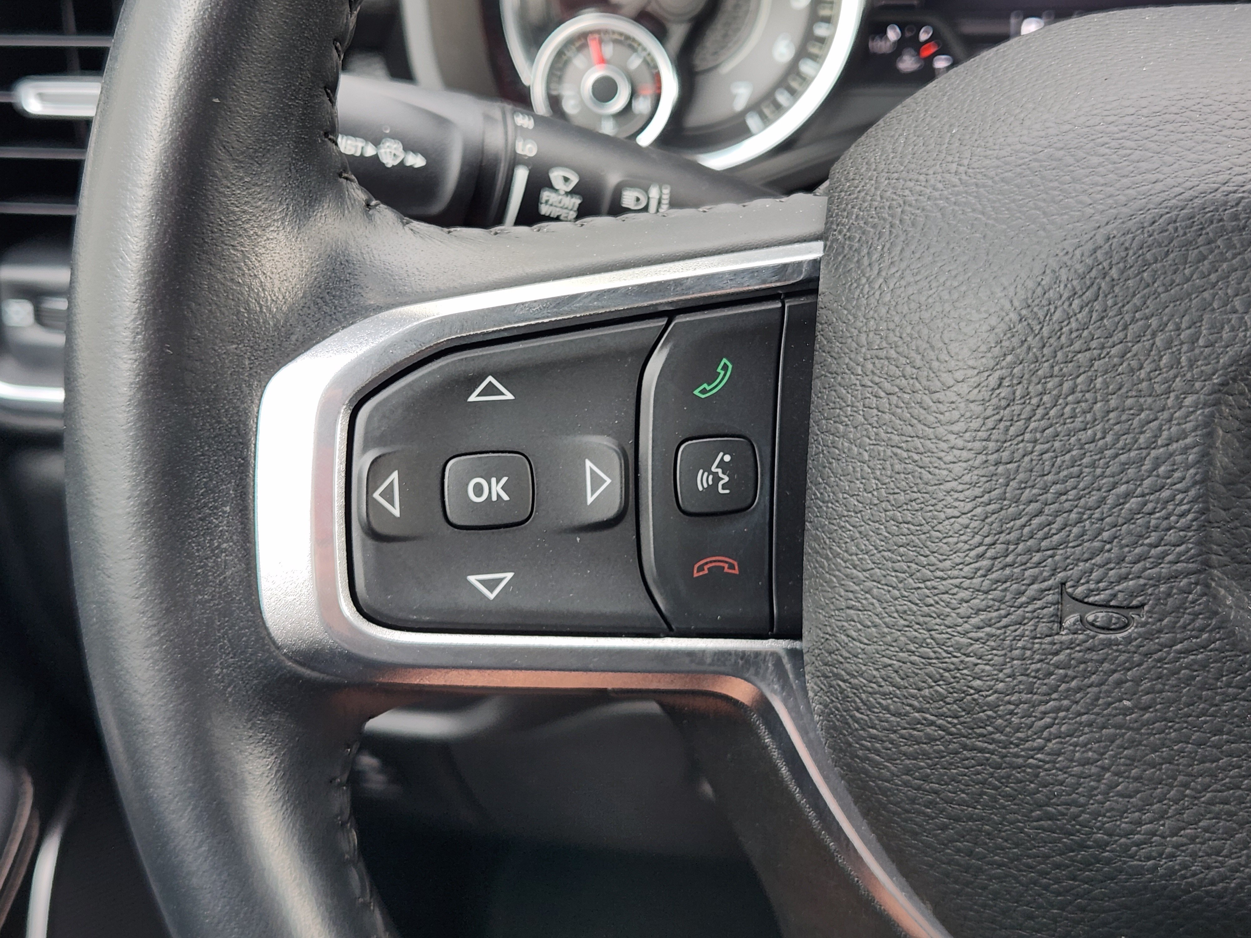 Used 2023 RAM 1500 Laramie AWD/4WD image 31