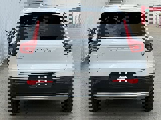 Used 2022 Volvo XC40 T5 Inscription w/ Advanced Package image 5