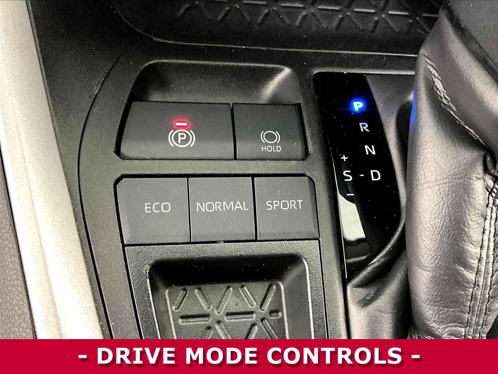 Used 2024 Toyota RAV4 XLE FWD image 38