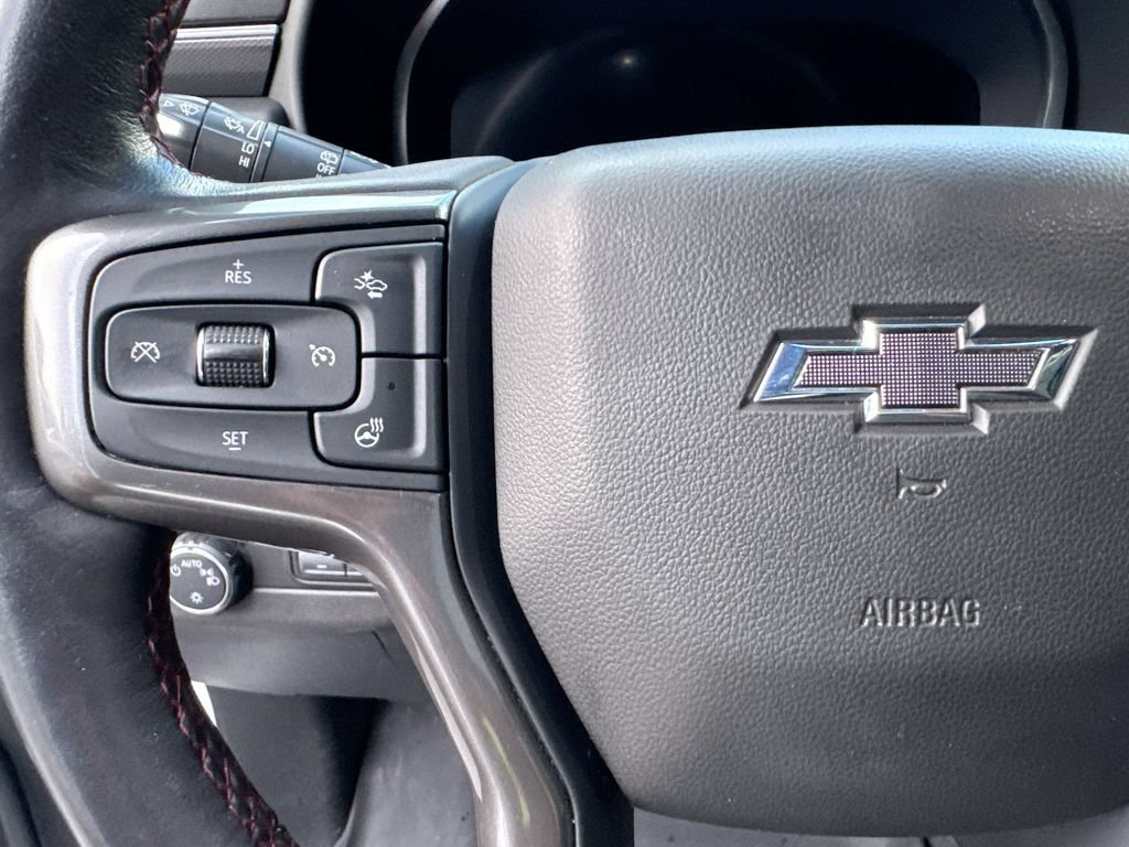 Used 2022 Chevrolet Suburban RST w/ Luxury Package AWD/4WD image 18