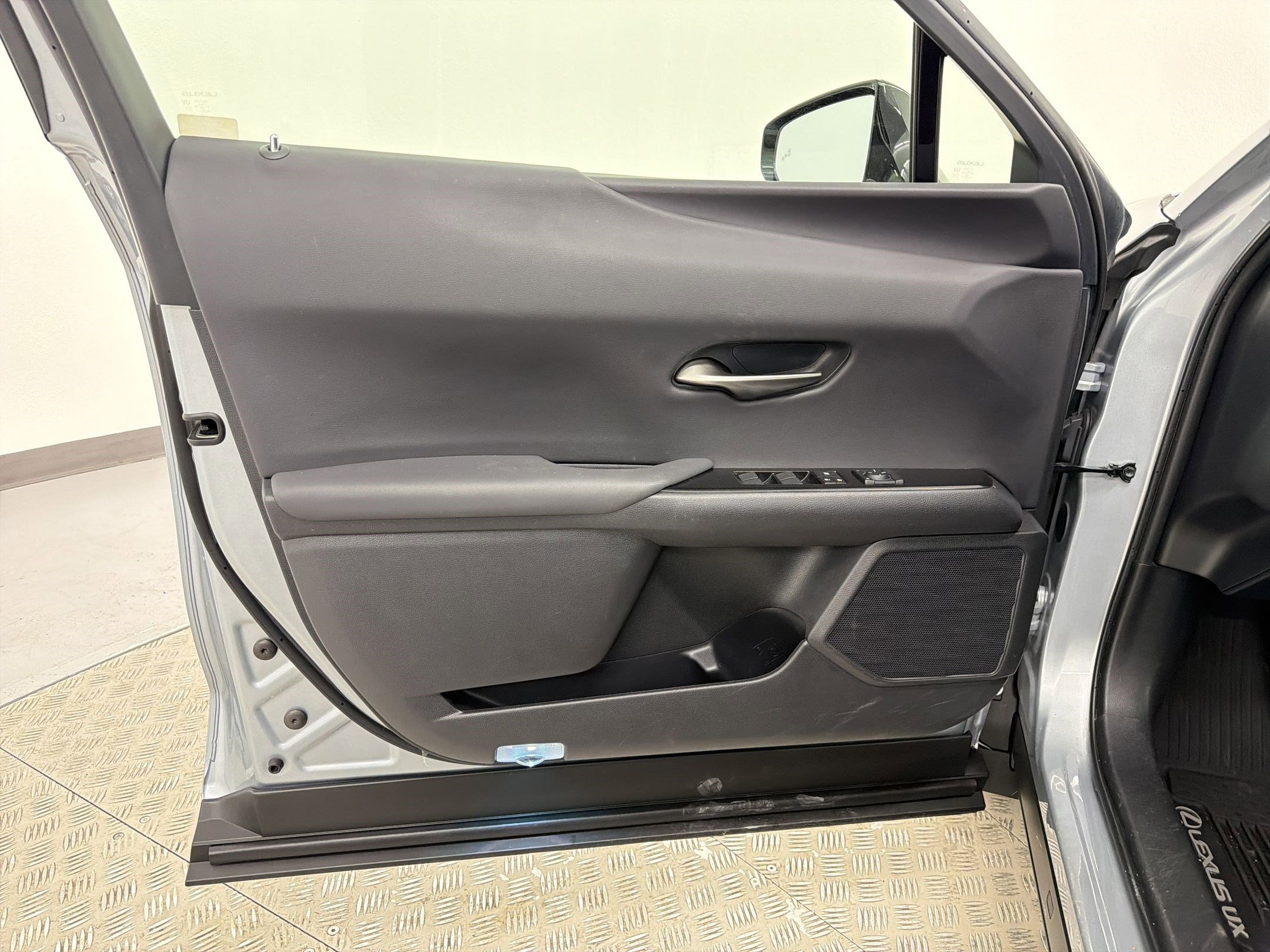 Certified 2023 Lexus UX 250h FWD w/ Accessory Package (Z1) image 22