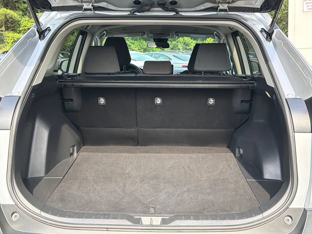 Used 2025 Toyota RAV4 XLE AWD/4WD image 6