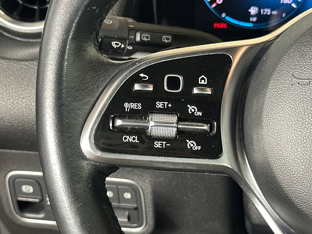 Used 2023 Mercedes-Benz GLB 250 image 27