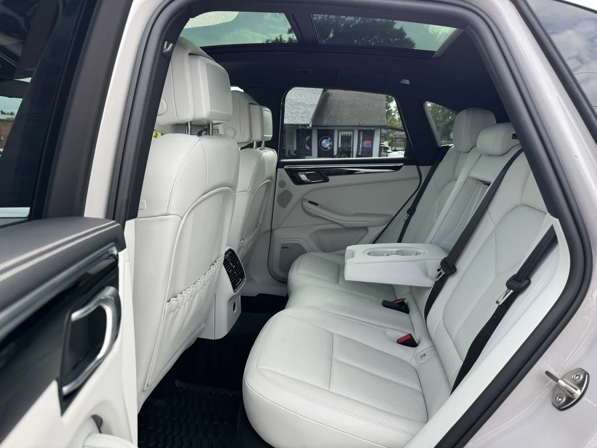 Used 2022 Porsche Macan S w/ Premium Package Plus AWD/4WD image 31