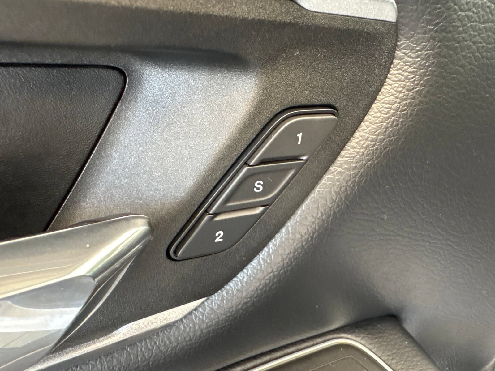 Used 2024 RAM 1500 Laramie AWD/4WD image 14