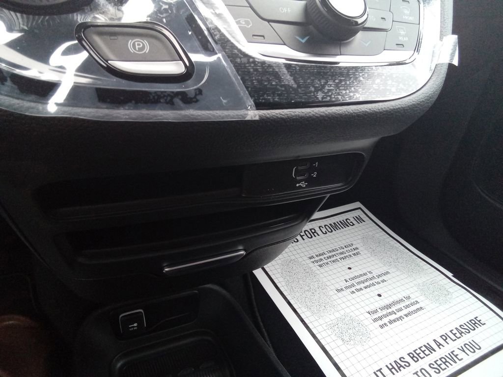 New 2026 Chrysler Pacifica Select w/ S Appearance Package image 21