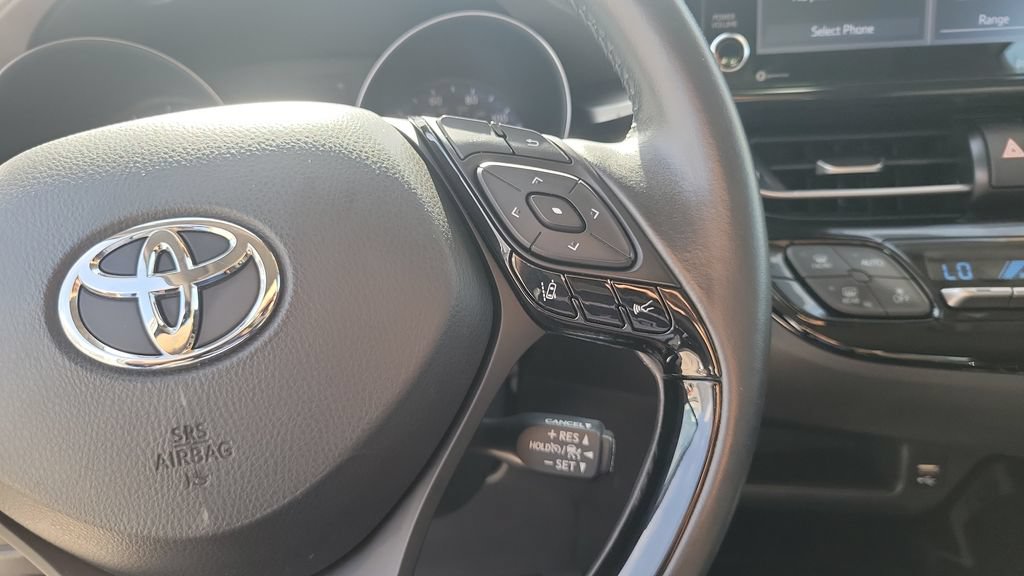 Used 2022 Toyota C-HR Limited FWD image 18