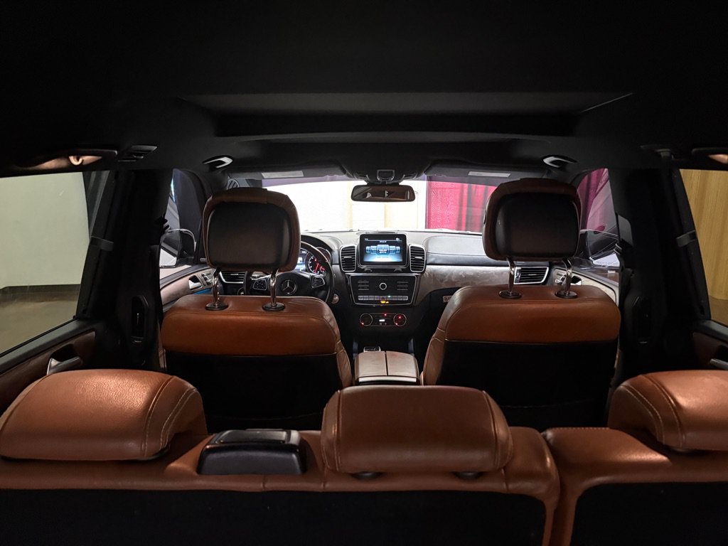 Used 2017 Mercedes-Benz GLS 550 4MATIC image 30