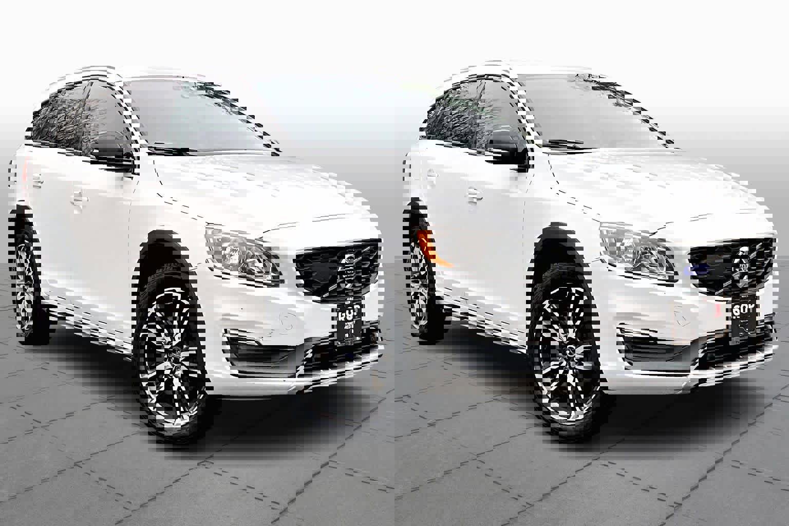 Used 2016 Volvo V60 T5 Cross Country w/ Convenience Package image 2