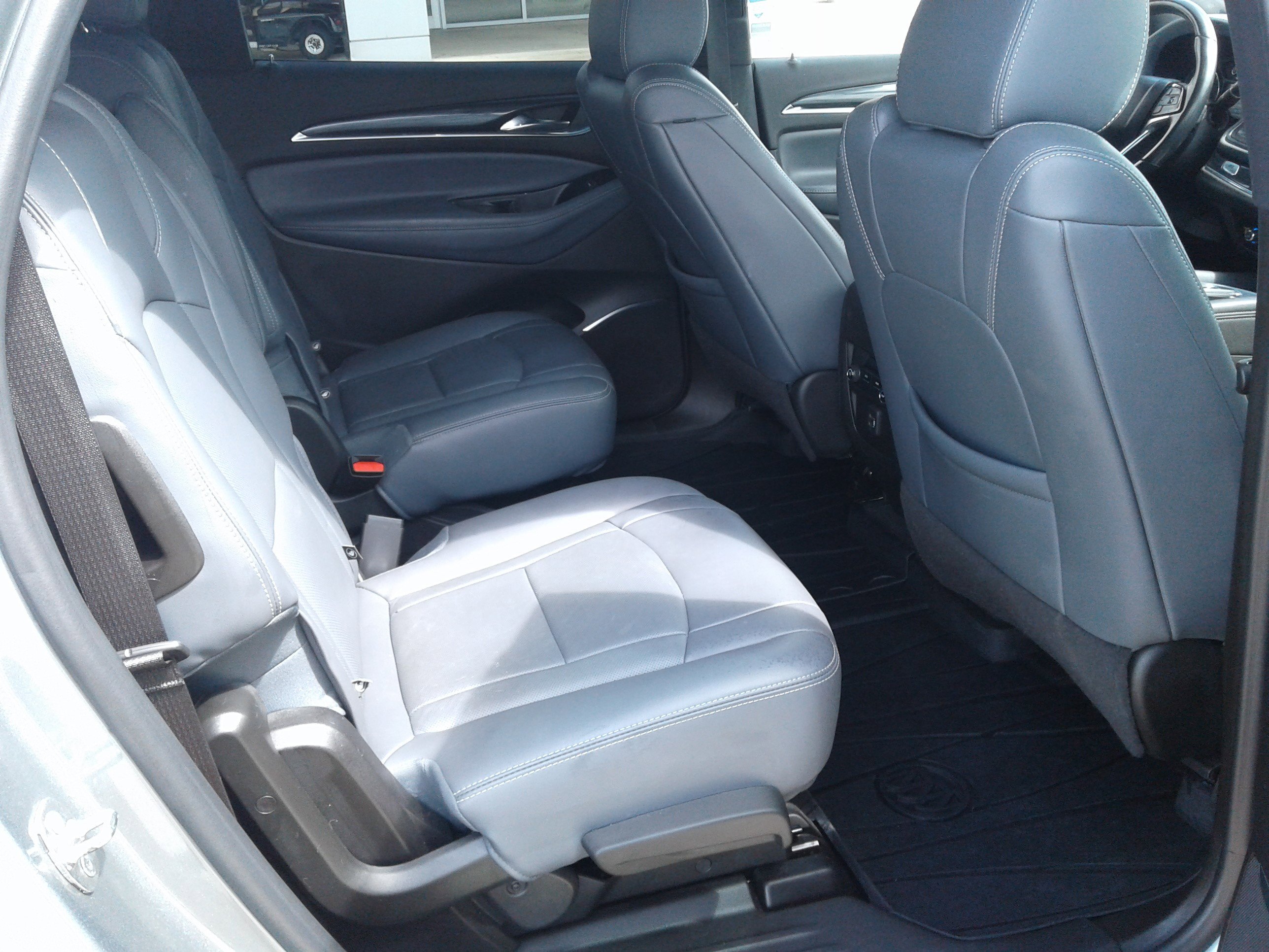 Used 2023 Buick Enclave Essence w/ Experience Buick Package FWD image 11