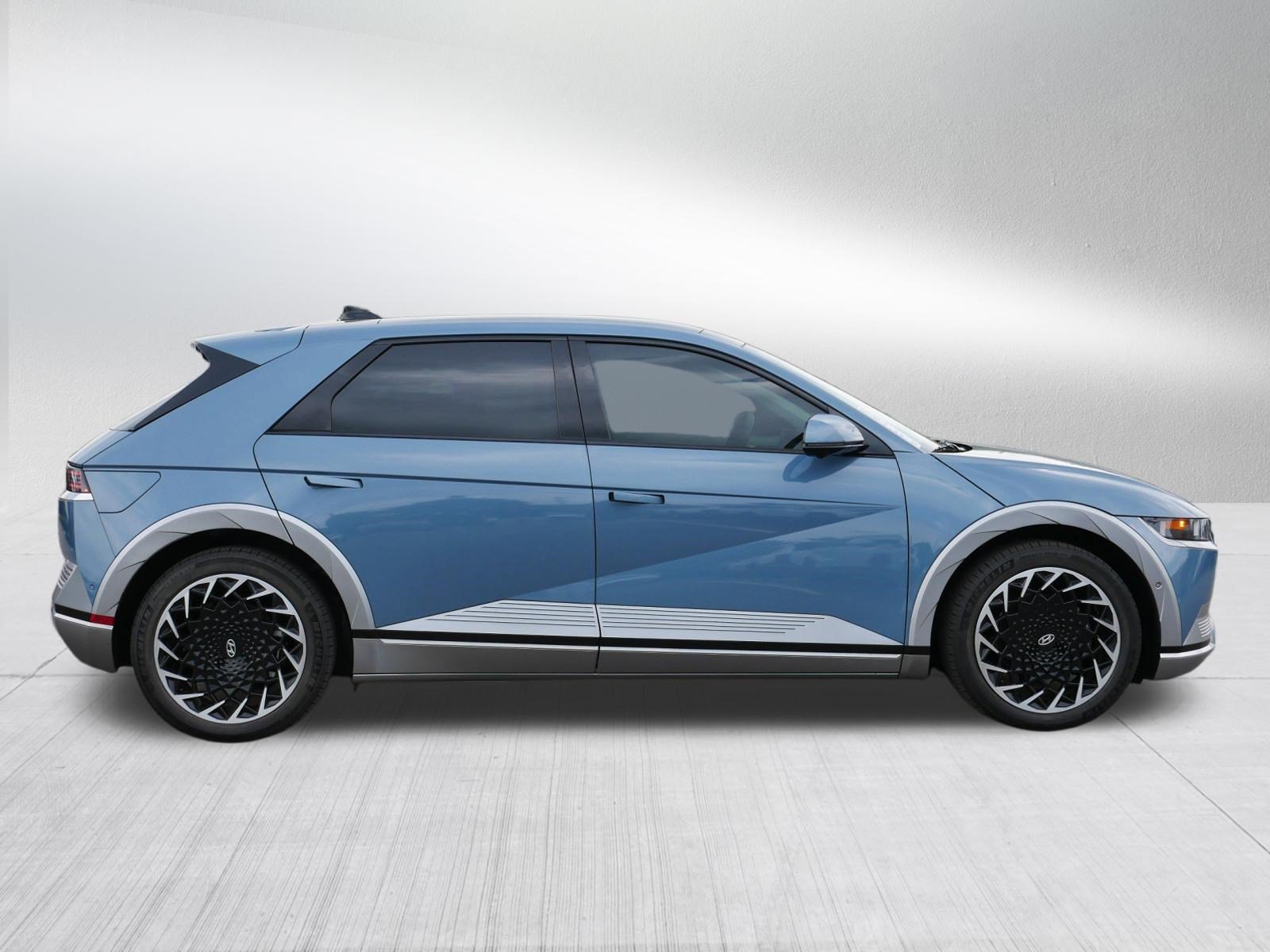 Certified 2024 Hyundai Ioniq 5 Limited AWD/4WD image 8