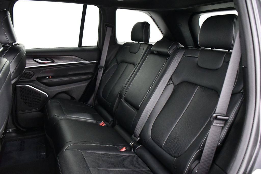 Used 2022 Jeep Grand Cherokee Overland image 21