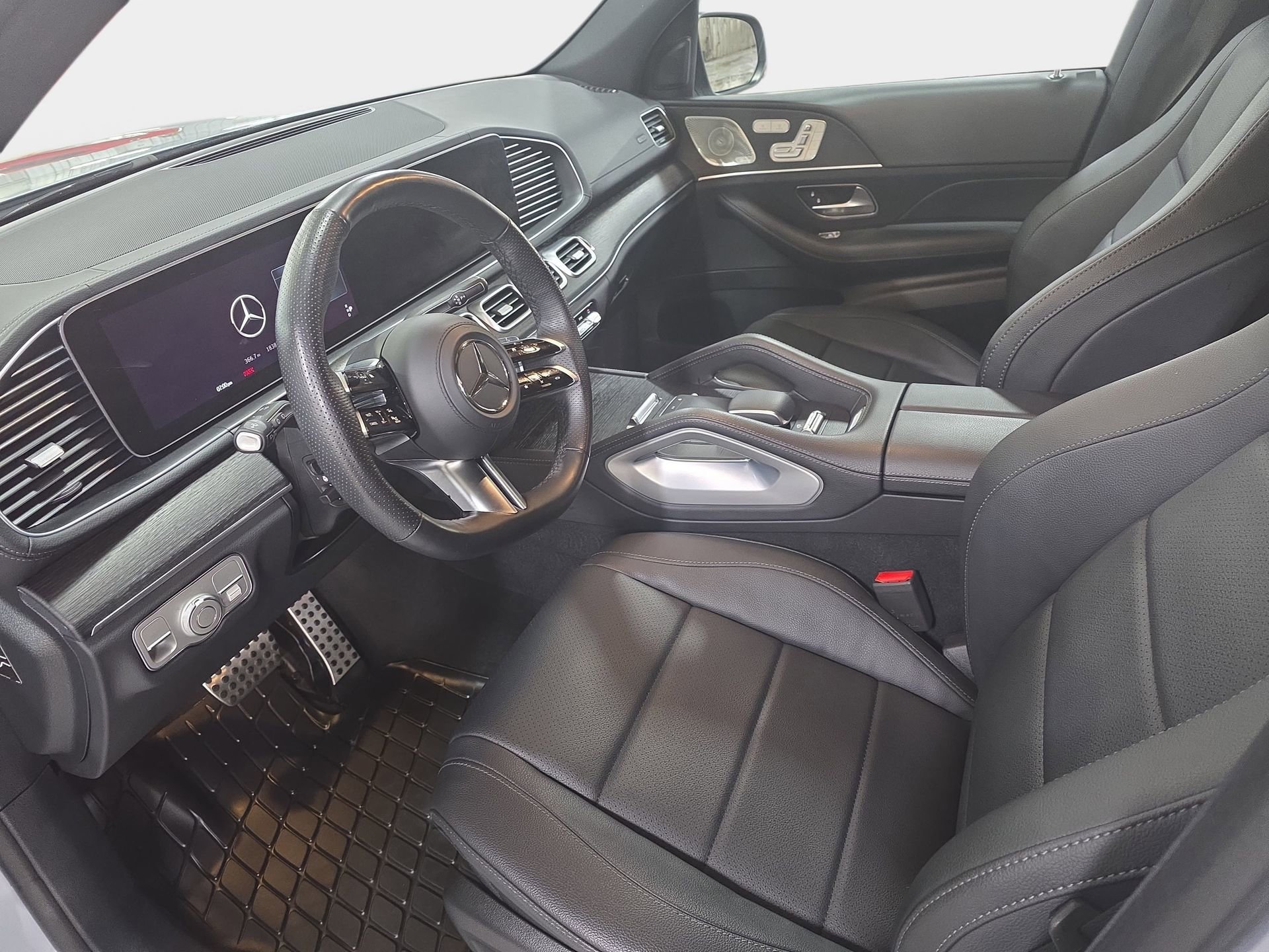 Certified 2025 Mercedes-Benz GLS 450 4MATIC image 16