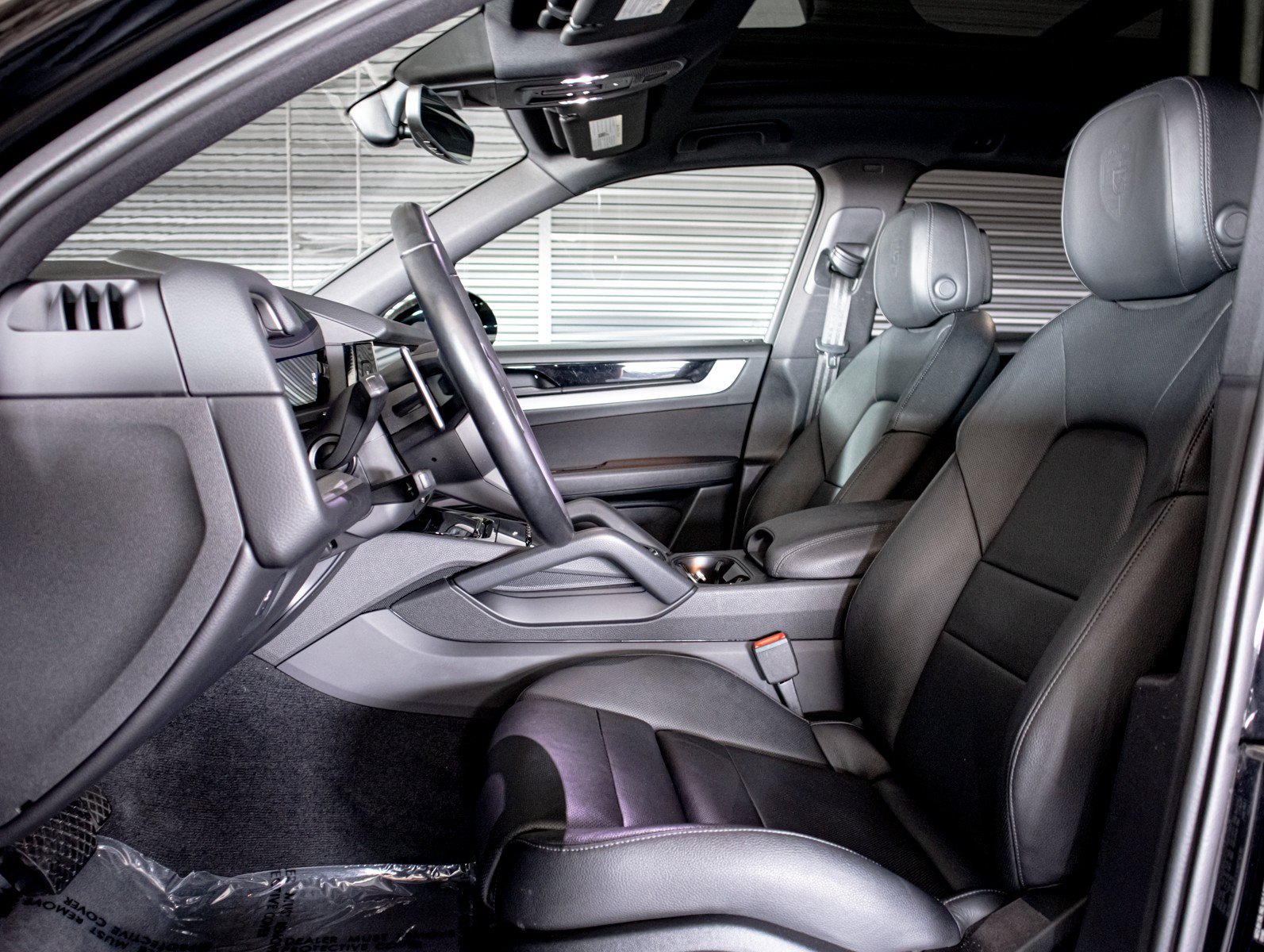 Certified 2024 Porsche Cayenne AWD/4WD image 5
