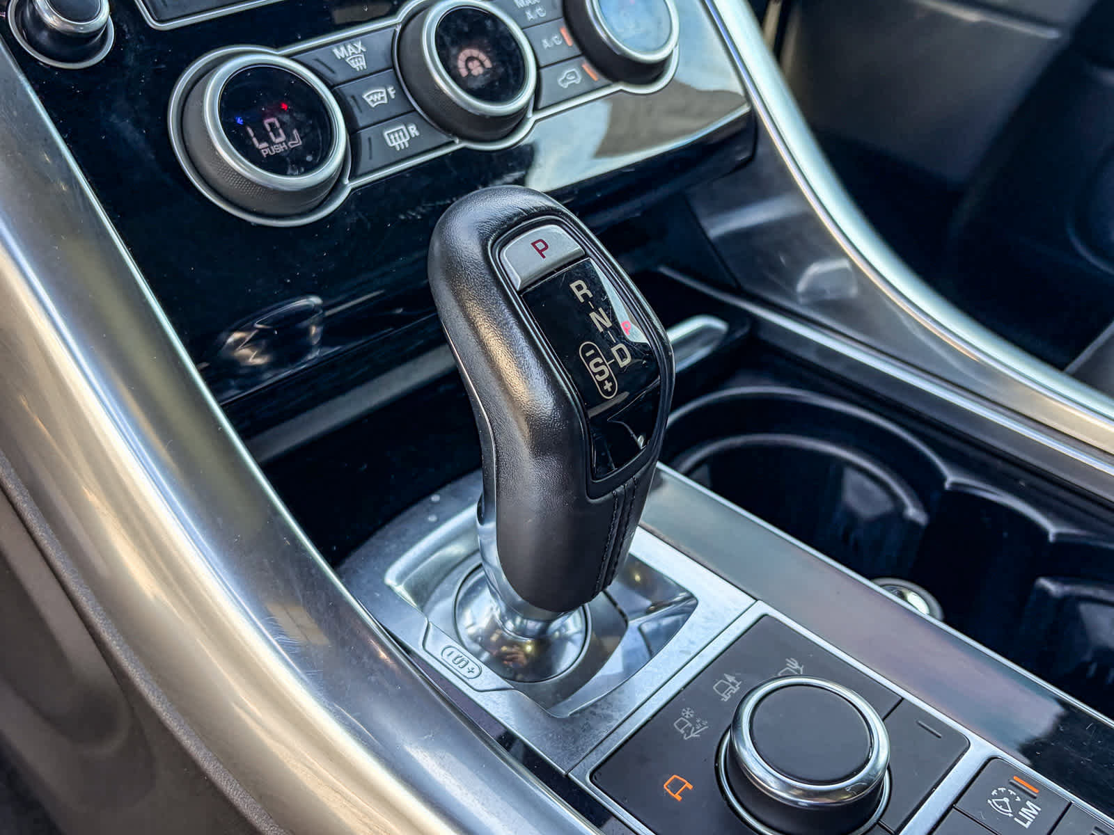 Used 2017 Land Rover Range Rover Sport HSE image 18