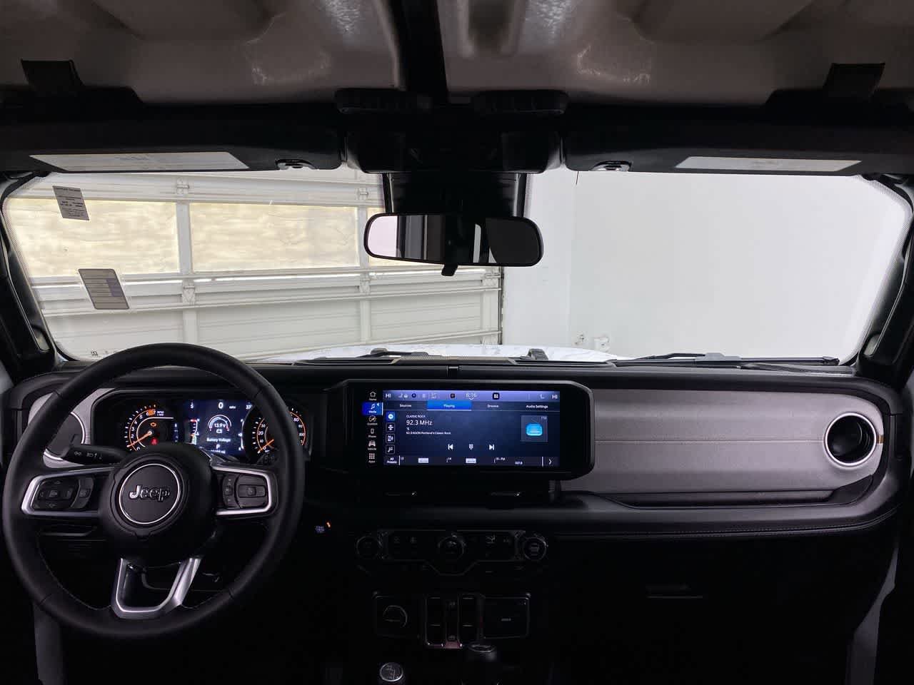 Used 2025 Jeep Wrangler Sahara AWD/4WD image 12