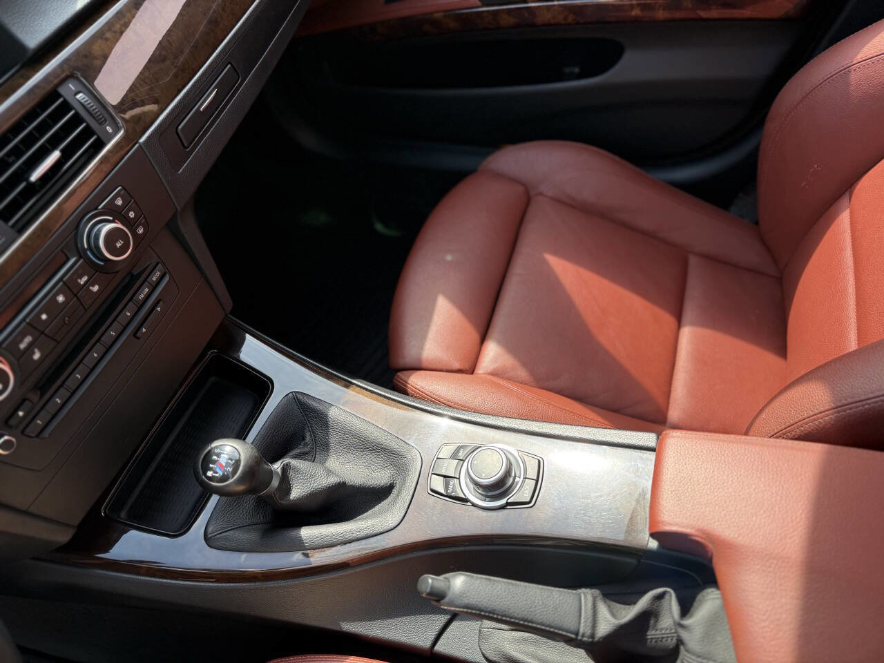 Used 2010 BMW 328i Wagon image 16