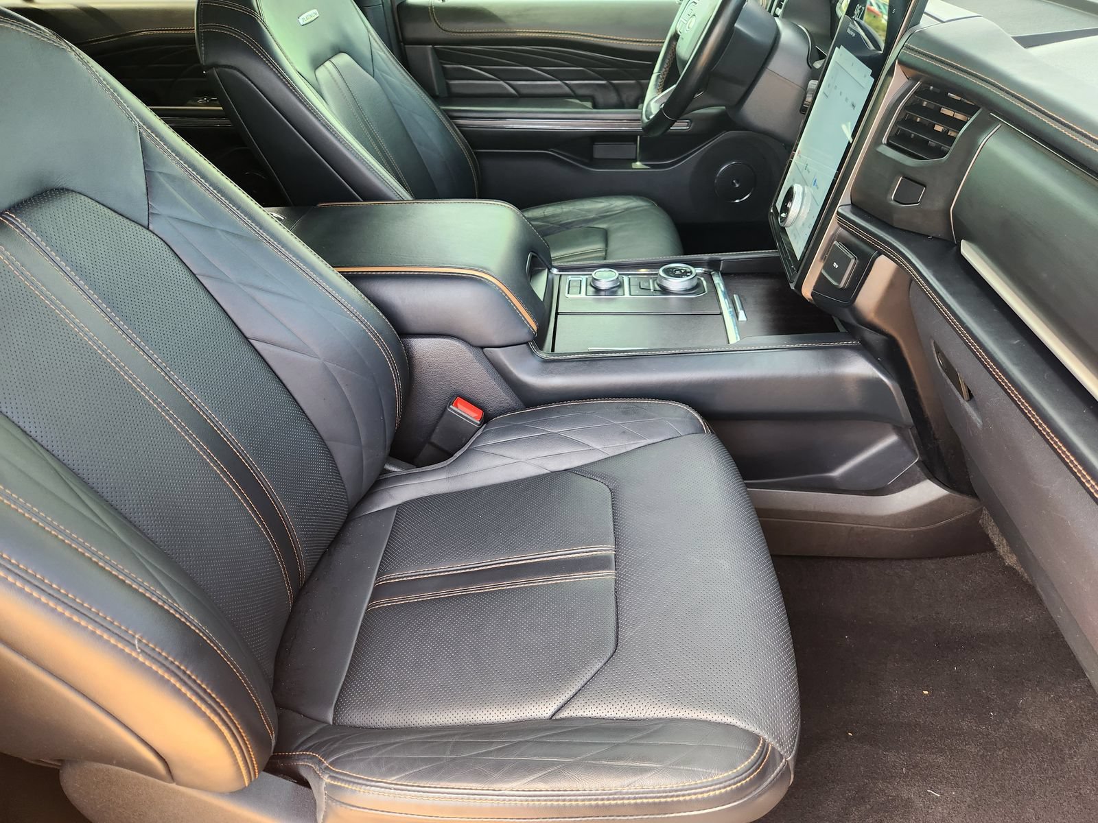 Used 2023 Ford Expedition Platinum AWD/4WD image 17